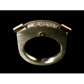 Strieborný prsteň kombinovaný so 14ct zlatom a kameňmi ENLIGHTENED™ - Swarovski Elements. Dostupná veľkosť: 54