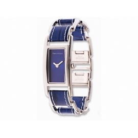 Paris Hilton hodinky s obdĺžnikovým ciferníkom zdobené príveskami.