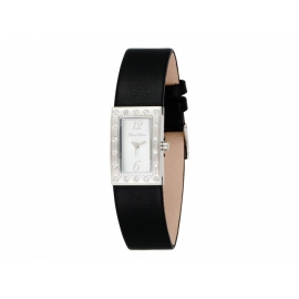 Paris Hilton hodinky s koženým remienkom  s obdĺžnikovým ciferníkom zdobeným krištáľmi.